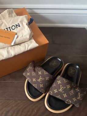 EMT 700 Louis Vuitton Pillow Flat Sandal